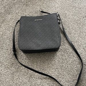 Michael Kors Jet Set Messenger bag crossbody